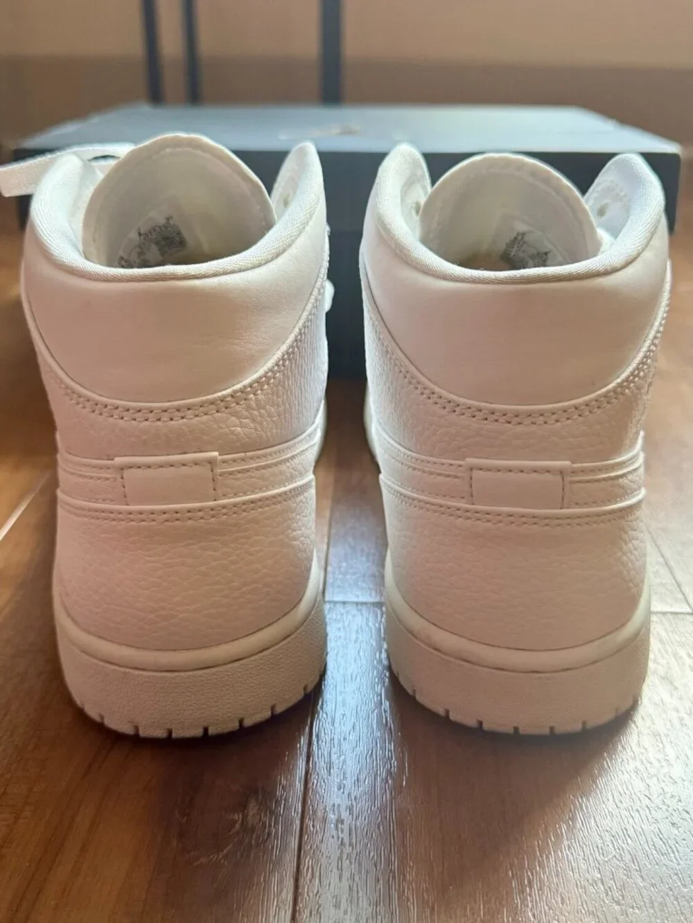 Nike Air Jordan 1 Mid Triple White Mens Size 9.5 With Box